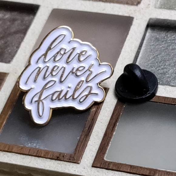 "Love Never Fails" Lapel pin Vtg - Picture 2 of 4